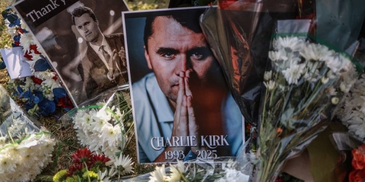 Cómo los asesinatos de líderes como Charlie Kirk se volvieron normales