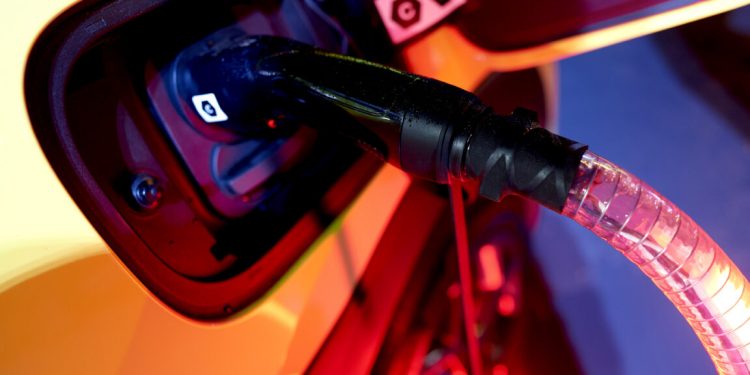 Las ventas de vehículos eléctricos crecieron un 25% en todo el mundo, pero solo el 6% en América del Norte