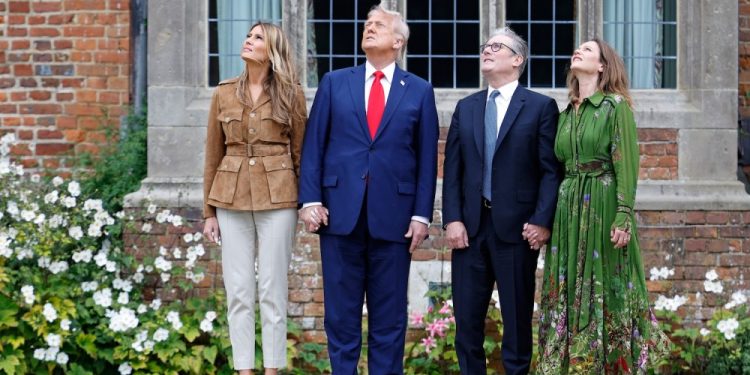 Un año después de ganar elecciones nacionales, el primer ministro británico Starmer está luchando