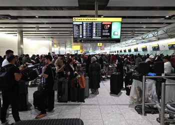 Cientos de vuelos retrasados ​​en Heathrow y otros aeropuertos después de aparente ciberataque