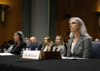 Los delirios antivaccinos de RFK Jr., no ciencia, se esconden a los CDC ahora, ex-director testifica