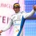 Carlos Sainz vence a Lewis Hamilton al primer podio F1 con un nuevo equipo en 2025
