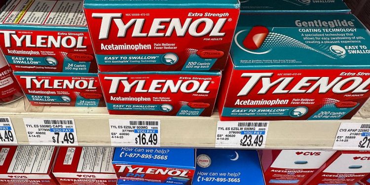 Trump vincula el uso de Tylenol durante el embarazo con el autismo. ¿Qué muestra la ciencia?