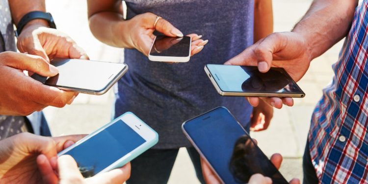 A medida que la gente busca formas de hacer nuevos amigos, estas son las aplicaciones que prometen ayudar