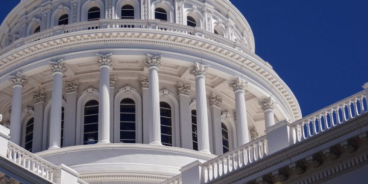 Por qué el SB 53 de California podría proporcionar un control significativo de las grandes compañías de IA