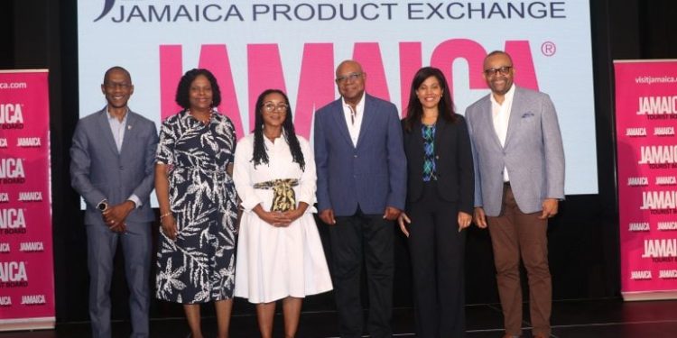 Jamaica se convierte en el destino más conectado del Caribe, invierte en un crecimiento inclusivo