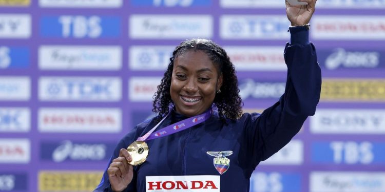 Juleisy Angulo y Génnesis recescos lideran un septiembre Histórico para Ecuador