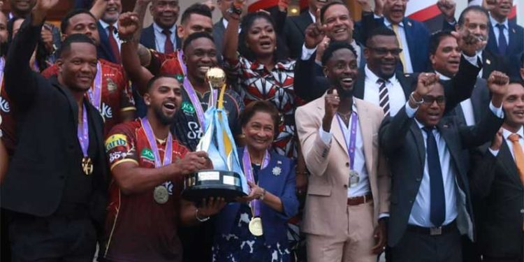 Knight Riders para recibir el Premio Nacional; Walcott, Richards honrado