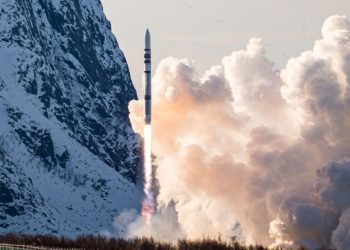 Informe de cohetes: prueba de reutilización de cohetes europeos retrasados; La NASA ajusta SLS para Artemis II