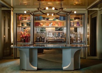 W Union Square de Nueva York acaba de obtener un estiramiento facial de $ 100 millones, y un elegante bar de la azotea