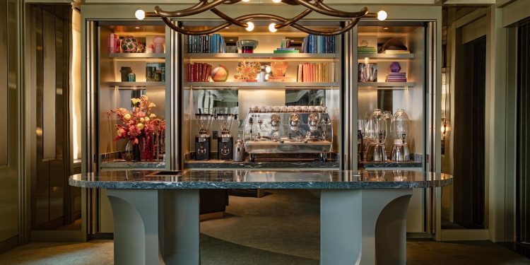 W Union Square de Nueva York acaba de obtener un estiramiento facial de $ 100 millones, y un elegante bar de la azotea