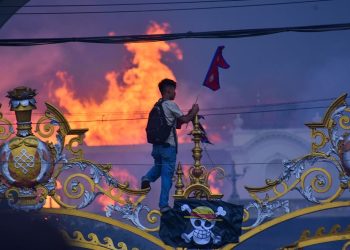 Los manifestantes de Gen-Z anticorrupción expulsan a Nepali PM