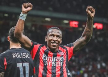 Pervis Estupiñán y Luka Modrić, Titulares en el ac Milan vs Napoli en Italia