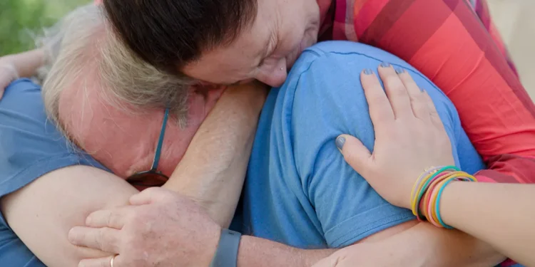 Cómo ver «Holding Liat» en línea – Transmitir documental de la BBC gratis