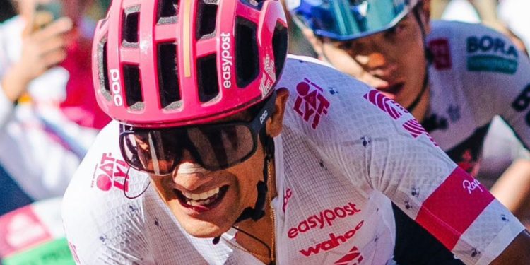 Richard Carapaz Compite por Ecuador en el Mundial de Ciclismo 2025 en Ruanda