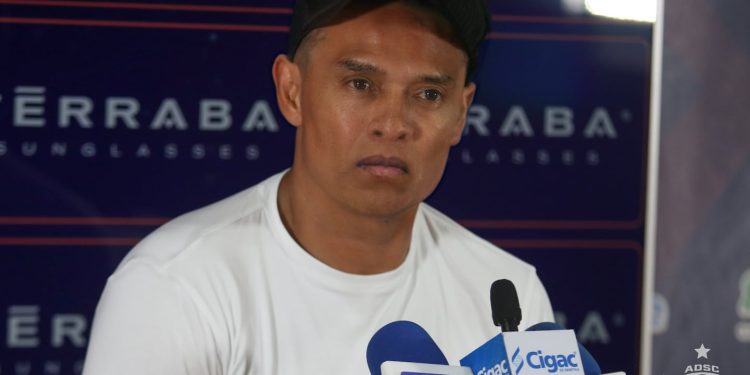 ¿SERÁ WÁLTER 'PATÉ' CENTENO EL SEXTO Técnico Despedido en El Torneo Aperta?