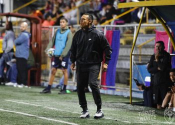 ¿Estaba Enojado? Walter Centeno Brindó una conferencia Escueta y Extraña Luego de Pperder Contra Cartaginés