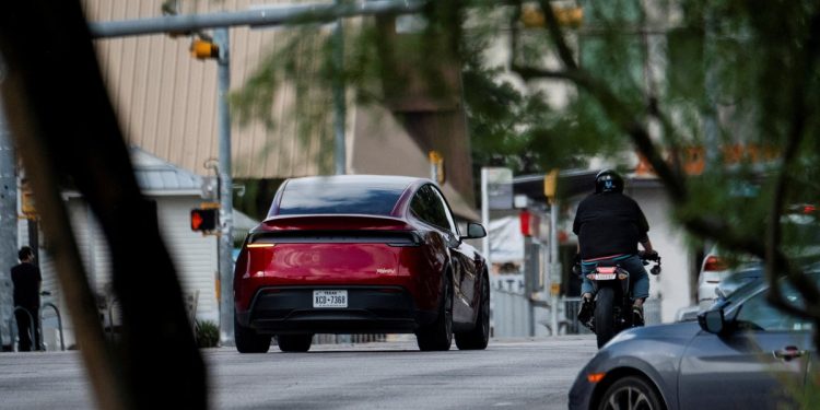 Los nuevos correos electrónicos revelan reacción 'alarmada' a los planes robotaxi de Elon Musk de los jefes de la ciudad