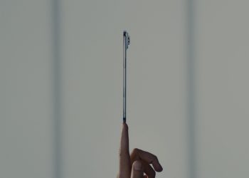 El aire del iPhone 17 es real, aquí es lo nuevo en el auricular extra delgado de Apple