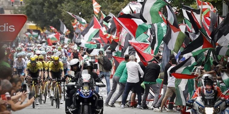 Ciclismo: una manifestación propalestina obligación un acortar la 11ª Etapa de la Vuelta – Polideportivo