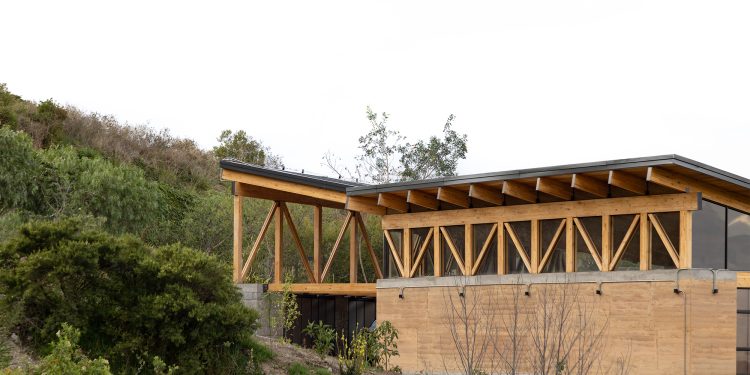 Casa de las salas de rodadura / Rama Estudio