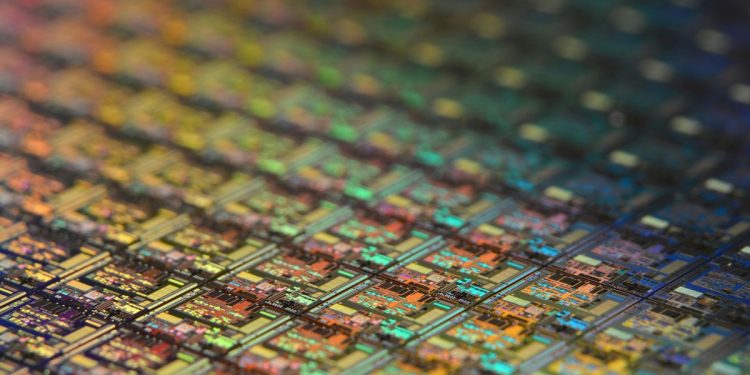 Trump puede imponer una tarifa por chip a la electrónica extraña