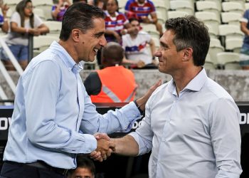 Insólito: El Técnico de Fortaleza SE Enteró de Que Lo Echaron por la Prensa :: Olé