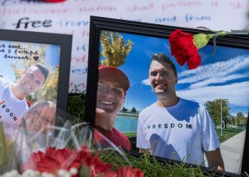 Las Hermanas de Arkansas que destruye un monumento en honor un Charlie Kirk Ahora Piden Ayuda para Pagar Su Defensa Legal | nnda nnrt | REVISTA