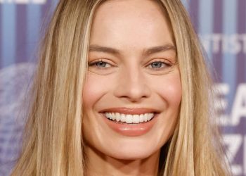 Margot Robbie y Las Palabras con las que Calificó su Nueva Película 'Wuthering Heights' | REVISTA