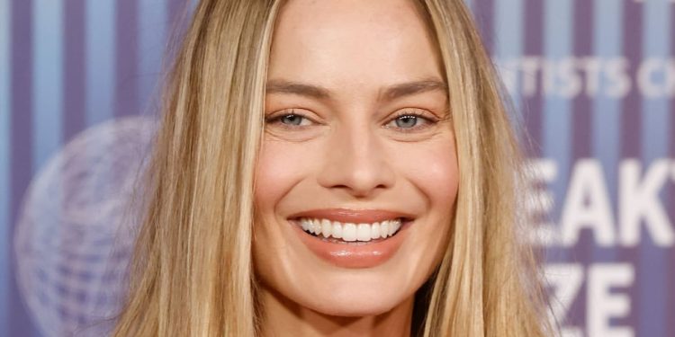 Margot Robbie y Las Palabras con las que Calificó su Nueva Película 'Wuthering Heights' | REVISTA