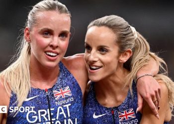 Georgia Hunter Bell lleva a Keely Hodgkinson a la medalla británica Doble en 800m final en el Campeonato Mundial de Atletismo