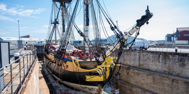 La restauración de l'Hermione Menacée Par le Colocación en Reparación de Judicia de Son Asociación