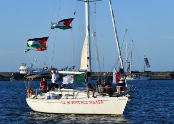 Global Sumud Flotilla los vela de Túnez para romper el bloqueo de Gaza | Noticias de Gaza