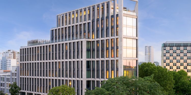 Edificio de oficinas B-one / CF Møller