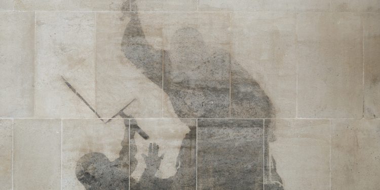 Sombra inquietante de la fregado Banksy Mural se vuelve viral