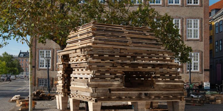 Barn Again Pavilion / Thiss Studio