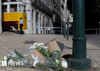 Trabajador funicular de Lisboa entre los asesinados en el choque