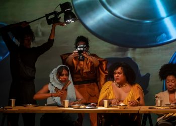 Au Festival D'Ofirmne, à Paris, La Casa do PoVo Electrise la Maison des Métallos