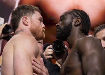 Canelo vs. Crawford Fight: a qué hora ver la acción esta noche en Netflix