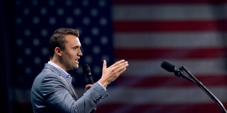 ¿Por qué el nacionalismo blanco de Charlie Kirk resonó con algunos no blancos en el extranjero?