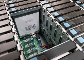 El experimento JBOD 78 Drive de Toshiba de 2023 alcanzó el rendimiento de 17 GB/s, que muestra que las matrices de HDD pueden rivalizar con PCIe 5.0