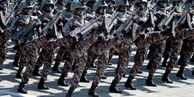 Militares Norcoreanos Llegan A Rusia A Cambio de Equipos Defensa Aérea para Pyongyang, Dicen Fuentes