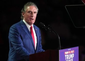 Trump escoge un Secretario del Interior del Doug Burgum como