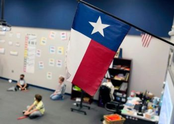 La Junta Escolar de Texas Aprueba Un Plan de Estudios Opcional Que Incorpora Lecciones de la Biblia