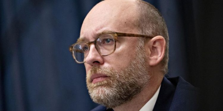 Trump Elige A Russell Vought, Coautor de Proyecto 2025, Para Liderar la Oficina de Presupesto de la Casa Blanca