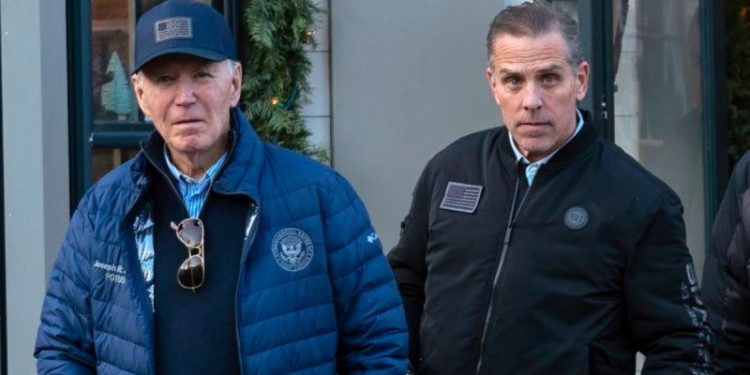 Los Demócratas Quedaron Furiosos por la Decisión de Biden de Indultar A Su Hijo, Dispués de Que él Dijera Repetidamento que no lo haría
