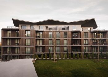 Arquitectas de condominio junto al río / mJARC