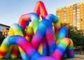 Formas tubulares Forma Laberinto de arco iris inflable por Cyril Fancelin en Grand Rapids