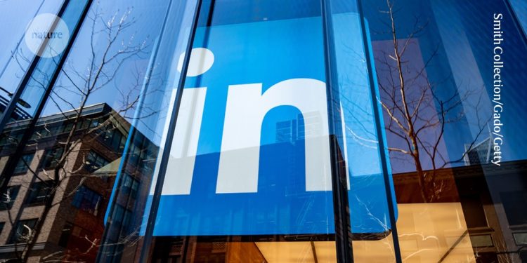 Los científicos que han descifrado las redes profesionales