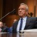 RFK Jr. Slings Acusaciones y defiende la agitación de la salud pública en la audiencia ardiente